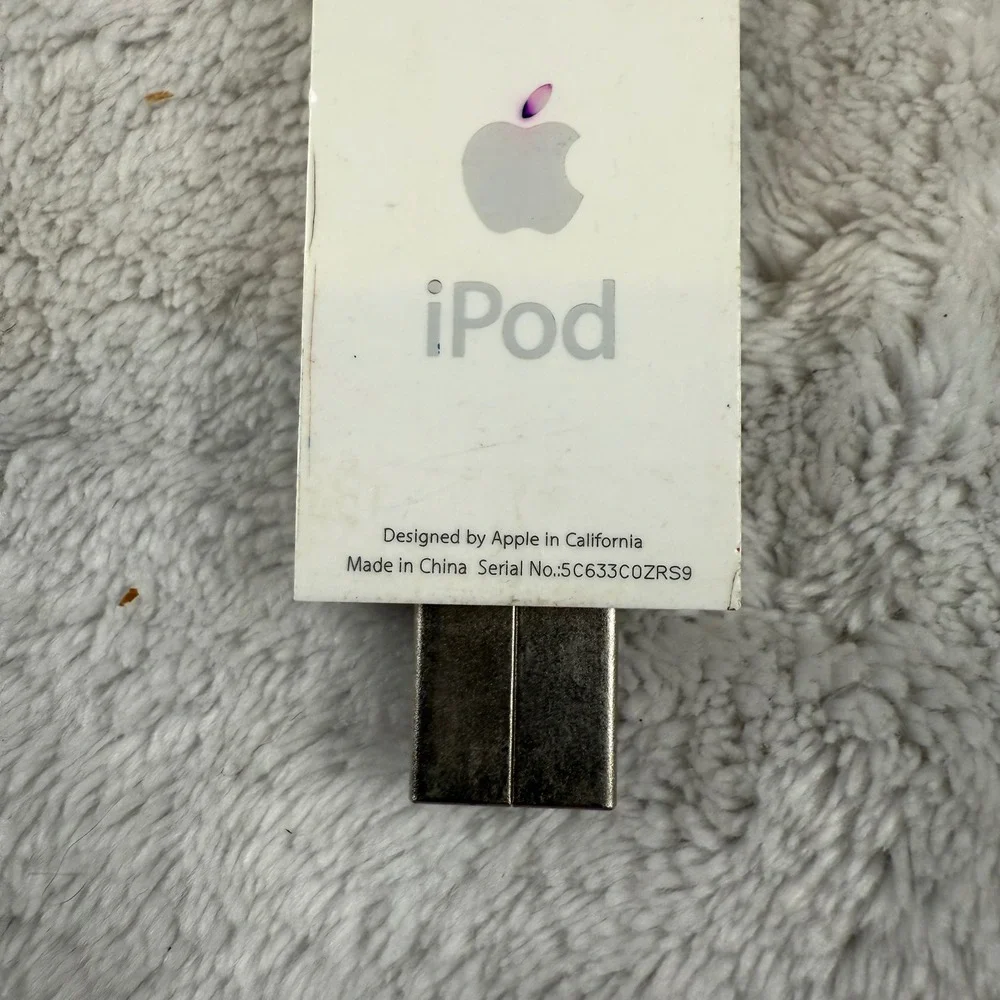 Apple iPod Shuffle 1st Gen 512MB Silver Digital‎ Music Player Portable